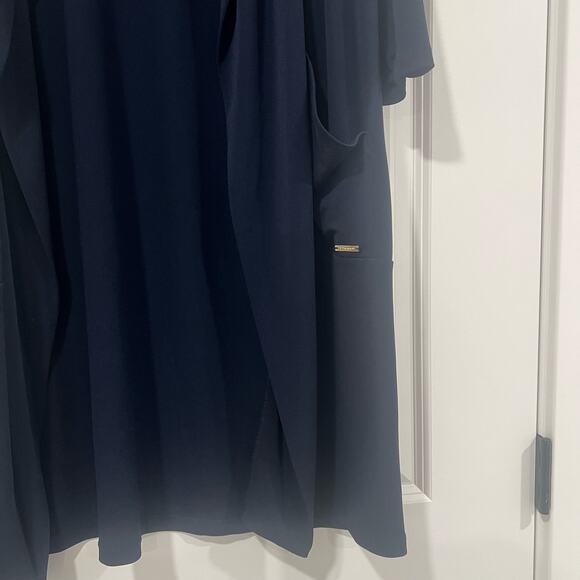 Tahari Women's Oversized Short Sleeve Cardigan in Navy with Pockes Size Large - Picture 2 of 6